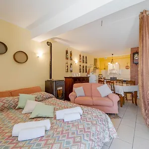 https://taverna-vacanze-relax-tra-gli-ulivi.hotelitalianriviera.com